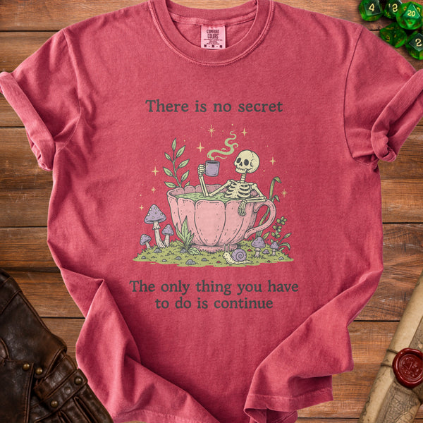 Continue T-shirt in Crimson